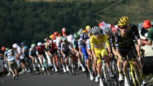 Tour de France : bains chauds, vêtements d’hiver... comment le peloton s’entraîne face à la chaleur