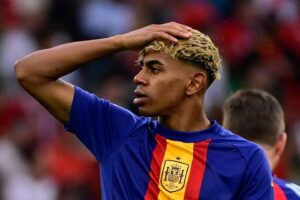 Lamine Yamal dans le viseur du gouvernement espagnol pour avoir embauché des artistes nains lors d’une fête