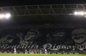 « Ils incarnent un sentiment identitaire » : pourquoi les ultras de Nice ont honoré des personnages proches de l'extrême droite