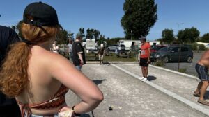 REPORTAGE. "J'adore ce sport"&nbsp;: la p&eacute;tanque peut-elle devenir un sport de jeunes&nbsp;?