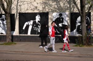 Après avoir échappé à la mort au Malawi, il devient l’artiste de rue emblématique d’Arsenal - Angleterre - Arsenal - SO FOOT.com