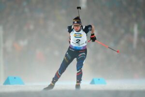 La biathlète Julia Simon renvoyée devant le tribunal pour vol et escroquerie