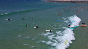 Surf&nbsp;: de 7 &agrave; 77 ans, tout le monde s&rsquo;y met