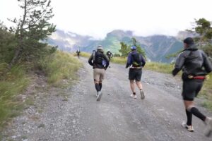 "Des comportements qui sont contre le sport"&nbsp;: quand le passage de l'UTMB Nice Côte d'Azur perturbe le quotidien d'un village