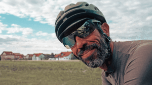 Un Fran&ccedil;ais arr&ecirc;t&eacute; en Russie en tentant de battre un record de travers&eacute;e eurasienne &agrave; v&eacute;lo