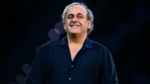 Hommage au "football du peuple"&nbsp;: Platini d&eacute;voile son projet de mus&eacute;e du football ouvrier et de l'immigration &agrave; Joeuf, sa ville natale
