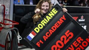 "Elle s'attelle &agrave; une t&acirc;che ardue"... Apr&egrave;s son titre dans un championnat f&eacute;minin de monoplaces, quel chemin attend Doriane Pin vers la F1&nbsp;?