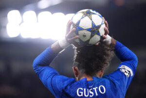 Pourquoi la longue touche est-elle devenue à la mode en Premier League&nbsp;?  - Angleterre - SO FOOT.com