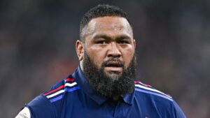 "Le risque d'arr&ecirc;t cardiaque est cinq fois plus &eacute;lev&eacute; chez le sportif de haut niveau" au vu de son temps de pratique, assure un cardiologue