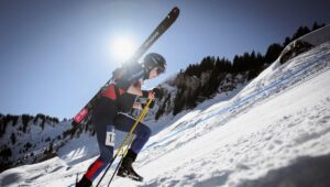 Ski-alpinisme : le nouveau sport d'hiver qui pourrait faire briller la France aux JO | franceinfo