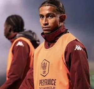 « Tahirys est un héros »… L’agent du joueur de Metz raconte comment le garçon a sauvé sa petite amie des flammes