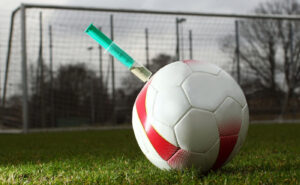 « La réalité du dopage dans le football dépasse sans doute les 0,2% de cas positifs » - Foot et dopage - SO FOOT.com