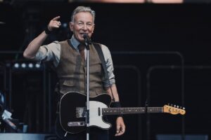Bruce Springsteen s’insurge des pratiques de l’« armée privée du roi Trump » à Minneapolis dans une chanson en hommage à Alex Pretti et Renee Good