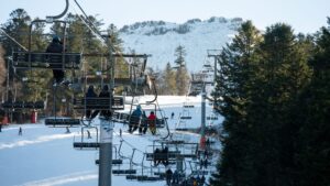 De nouveaux clients, des s&eacute;jours plus longs... Le bilan positif des stations de ski fran&ccedil;aises &agrave; l'issue des cong&eacute;s d'hiver