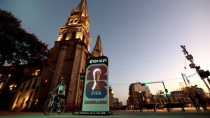 "Tout va tr&egrave;s bien, tout sera fantastique"&nbsp;: malgr&eacute; les violences au Mexique, le pr&eacute;sident de la Fifa Gianni Infantino serein avant la Coupe du monde 2026 - franceinfo