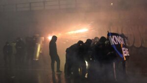 « Libérons les montagnes » : une manifestation contre les JO d’hiver 2026 tourne au chaos à Milan - Le Parisien