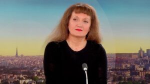 Super Bowl&nbsp;: "Le message de Bad Bunny &eacute;tait apaisant et tourn&eacute; vers l&rsquo;unit&eacute; ; la musique rassemble ", affirme Marie‑C&eacute;cile Naves, directrice de recherche &agrave; l&rsquo;IRIS, sp&eacute;cialiste des &Eacute;tats‑Unis