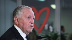 Battu &agrave; Lyon, Jean-Michel Aulas d&eacute;plore de "nombreuses irr&eacute;gularit&eacute;s" et annonce un recours pour contester la r&eacute;&eacute;lection de Gr&eacute;gory Doucet - franceinfo