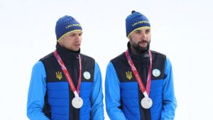ENTRETIEN. "Nos proches se font tuer et, ici, leur drapeau est lev&eacute;"... Le para biathl&egrave;te ukrainien Oleksandr Kazik d&eacute;nonce le retour de la Russie aux Jeux paralympiques - franceinfo