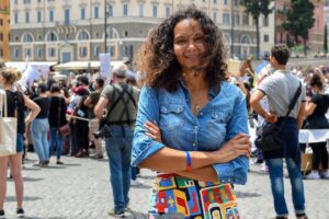 Qui est Stella Jean, la créatrice qui a habillé les sportifs haïtiens lors des JO d’hiver