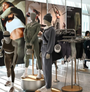 Mais pourquoi les vêtements de sport stylés coûtent-ils si cher ?