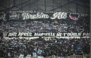 À Marseille, les tribunes n’oublient pas Ibrahim Ali – Dialectik Football