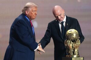 « Le football s’enfonce dans le bourbier géopolitique où il s’est lui-même placé »