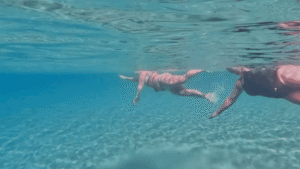 "L'engouement, c'est le bien-&ecirc;tre"&nbsp;: en France, le succ&egrave;s des bains en eau glac&eacute;e ne se d&eacute;ment pas – franceinfo