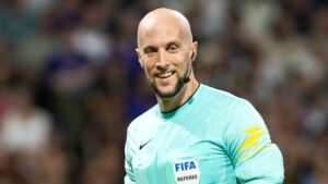 INFO RADIO FRANCE. La sonorisation des arbitres de football exp&eacute;riment&eacute;e vendredi en Ligue&nbsp;1, lors du match PSG-Toulouse – franceinfo