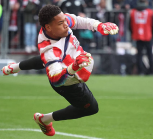 Quelles sont ces mystérieuses lunettes futuristes censées améliorer les performances des gardiens dans le football&nbsp;?