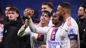 "Je pense que je suis incapable de regarder un match sans toucher à mon téléphone"&nbsp;: les Français savent-ils encore apprécier le sport&nbsp;?
