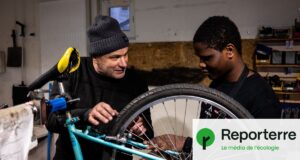 « On est en mode survie » : les ateliers vélo solidaires fragilisés par la baisse des subventions