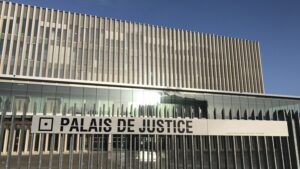 Un ex-entra&icirc;neur de football de Caen, soup&ccedil;onn&eacute; de viols sur plusieurs joueuses, interpell&eacute; et plac&eacute; en garde &agrave; vue – franceinfo