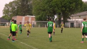 "&Agrave; quel moment peut-on valider un lynchage&nbsp;?"&nbsp;: &agrave; Vendin-le-Vieil, l'&eacute;motion apr&egrave;s la violente agression d'un enfant de 9&nbsp;ans, rou&eacute; de coups apr&egrave;s un match de football – franceinfo