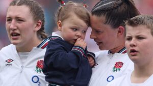 Six nations 2026&nbsp;: "Trois enceintes d'un coup, c'est s&ucirc;r, &ccedil;a fait parler"... Les Anglaises dominent aussi les Fran&ccedil;aises sur le terrain de la maternit&eacute; – franceinfo