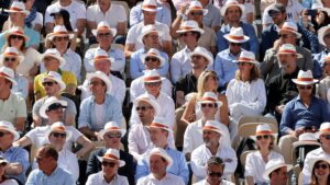 "Oui, inviter des clients m&rsquo;a permis de signer des contrats"&nbsp;: comment les loges de Roland-Garros tournent comme un quartier d'affaires – franceinfo