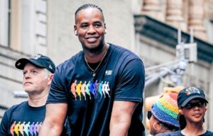Hommage à Jason Collins, symbole de visibilité LGBTQ+ dans le sport - Association STOP homophobie