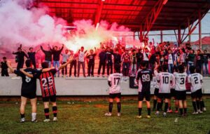 Foot et 1er Mai en Indonésie: Les terrains et les usines sont foulés par les mêmes pieds – Dialectik Football