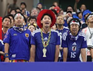 Pourquoi les Japonais préfèrent nettoyer leurs tribunes plutôt que leurs domiciles&nbsp;? - Mondial 2026 - Gr. F - Japon-Suède - SO FOOT.com