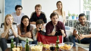 Chips, canap&eacute; et alcool... Comment emp&ecirc;cher la Coupe du monde de foot de nuire &agrave; votre sant&eacute; – franceinfo
