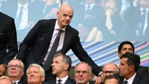 Gianni Infantino, le patron de la Fifa qui "aime les riches et les puissants" et cultive sa relation avec Trump – franceinfo