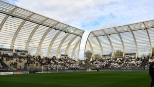 Football&nbsp;: l'Amiens SC a d&eacute;cid&eacute; de fermer une partie des tribunes de son stade la saison prochaine pour raisons &eacute;conomiques – franceinfo