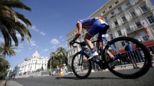 Ironman de Nice&nbsp;: un homme se tue &agrave; v&eacute;lo sur le parcours, malgr&eacute; l'annulation de l'&eacute;preuve en raison de la canicule – franceinfo