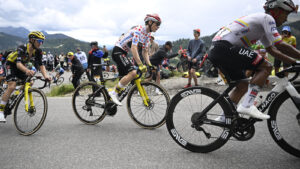 « Ce n’est qu’une question de temps »&nbsp;: des scientifiques préconisent d’avancer le Tour de France au printemps - Le Parisien