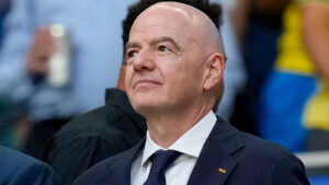 27 vols, 24 matchs, 66 heures dans les airs… le bilan carbone déjà désastreux de Gianni Infantino après la phase de poules - Le Parisien