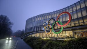 Le freeride et le patinage synchronis&eacute; int&eacute;gr&eacute;s au programme olympique des Jeux olympiques des Alpes fran&ccedil;aises en 2030, le combin&eacute; nordique exclu – franceinfo