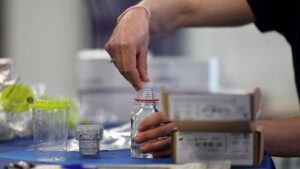 Tour de France&nbsp;: tous les coureurs du peloton ont fait l'objet d'un contr&ocirc;le antidopage, annonce l'instance en charge des tests – franceinfo