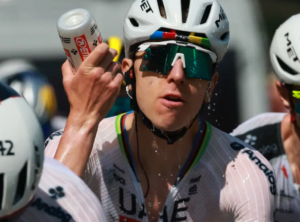 Récit Canicule&nbsp;: face aux températures en roue libre, un Tour de France à mettre à jour&nbsp;?