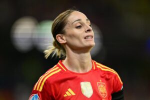 L'Espagnole Esther Gonzalez supprime les photos de sa femme et de son enfant après son transfert en Arabie saoudite
