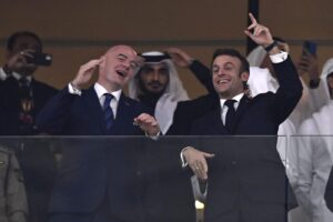 Voyez Monsieur Macron&nbsp;: le football est bel et bien politique - International – FIFA - SO FOOT.com